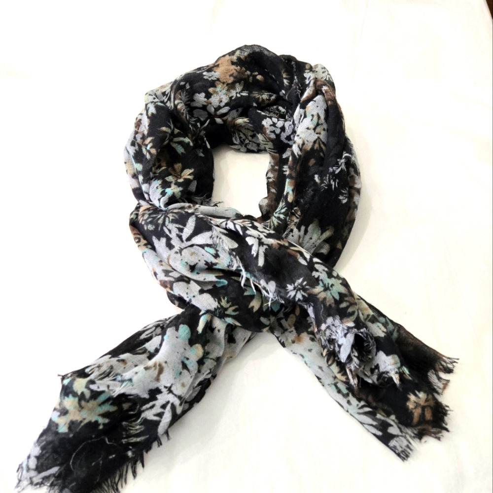 LOFT Scarf